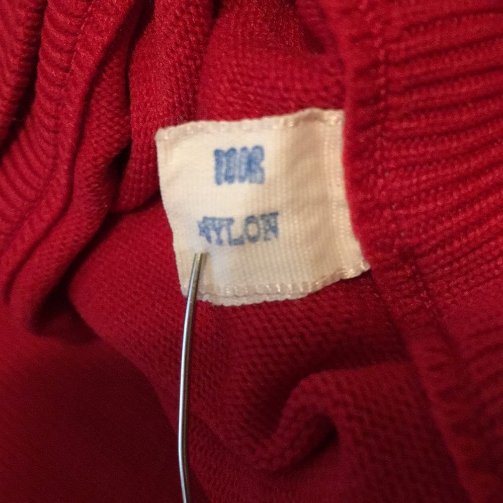 Hannys Peerless Red Lowrider Turtleneck Top - Picture 7 of 7